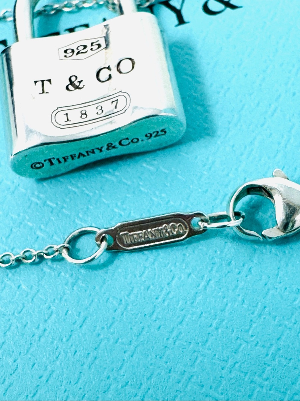 Authentic Tiffany & Co. (T&Co 1837 Padlock) Pendant Necklace. - Picture 3 of 9